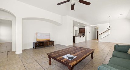 Spacious Hutto Elegant 4BR/3BA Family Home