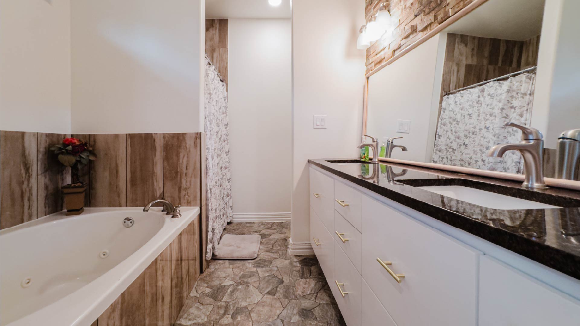 204 Matthew Cove, Bastrop TX 78602