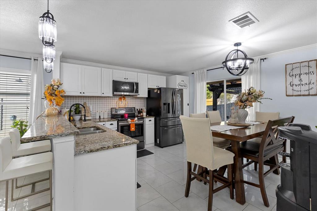 8824 Southwick Dr, Austin, TX 78724