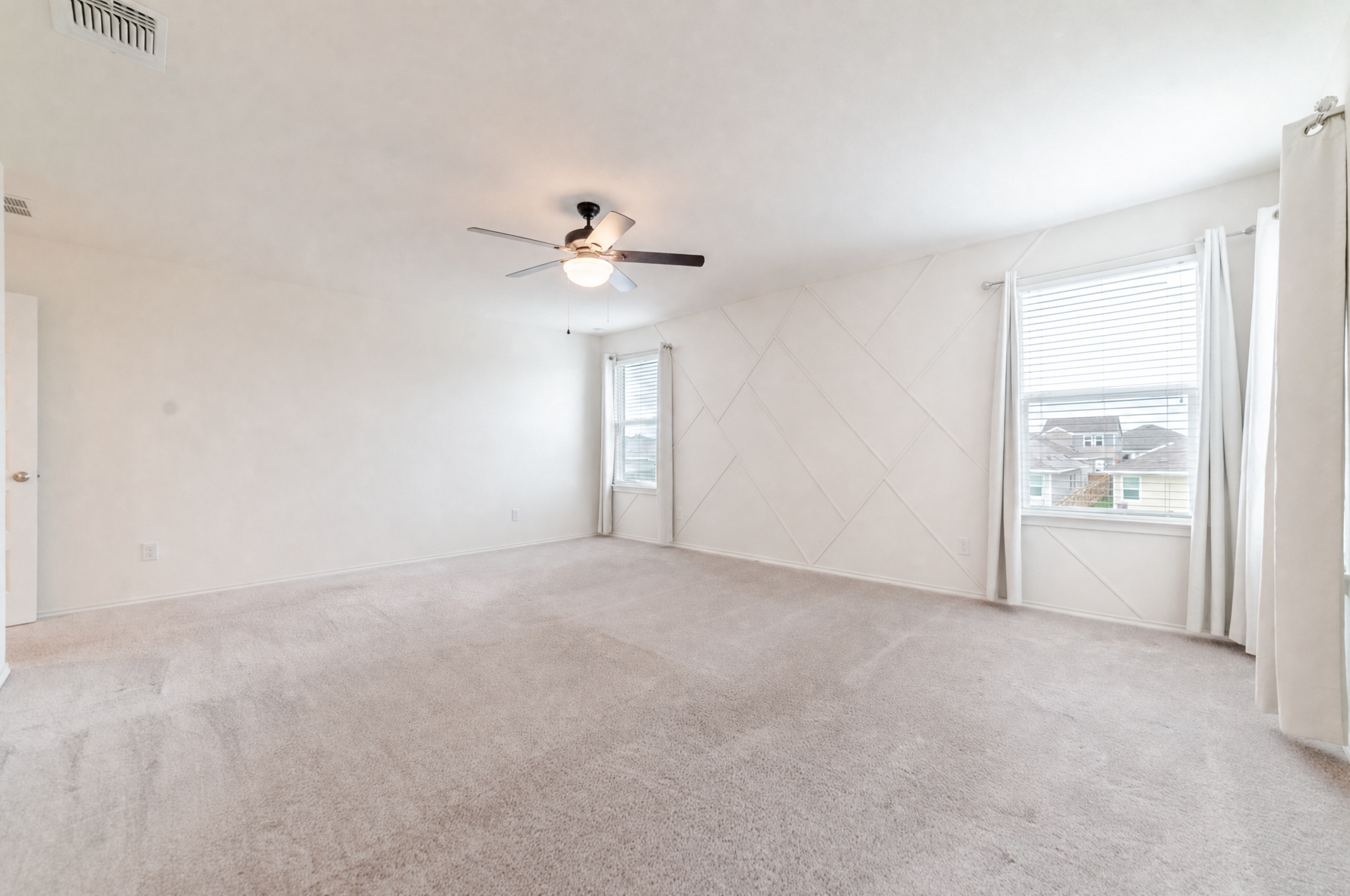 412 Josey Wales Dr, Jarrell, TX 76537