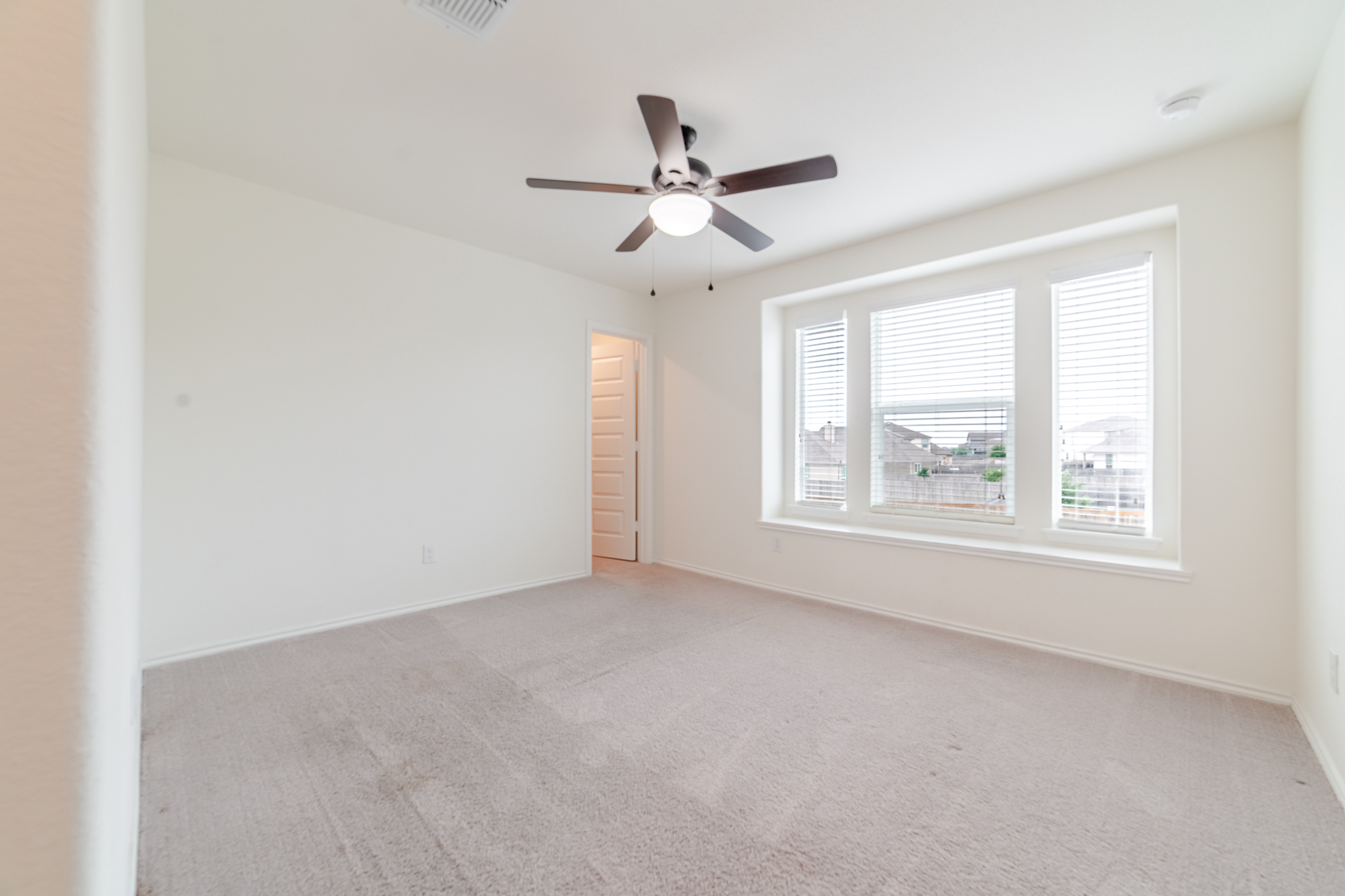 412 Josey Wales Dr, Jarrell, TX 76537