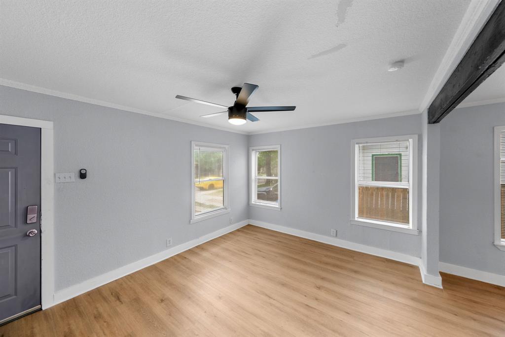 1627 W Thorain Blvd, San Antonio, TX 78201
